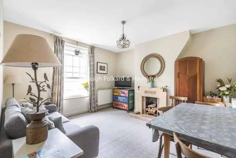 3 Bedroom Flat near Lambeth Bridge 700 sq ft