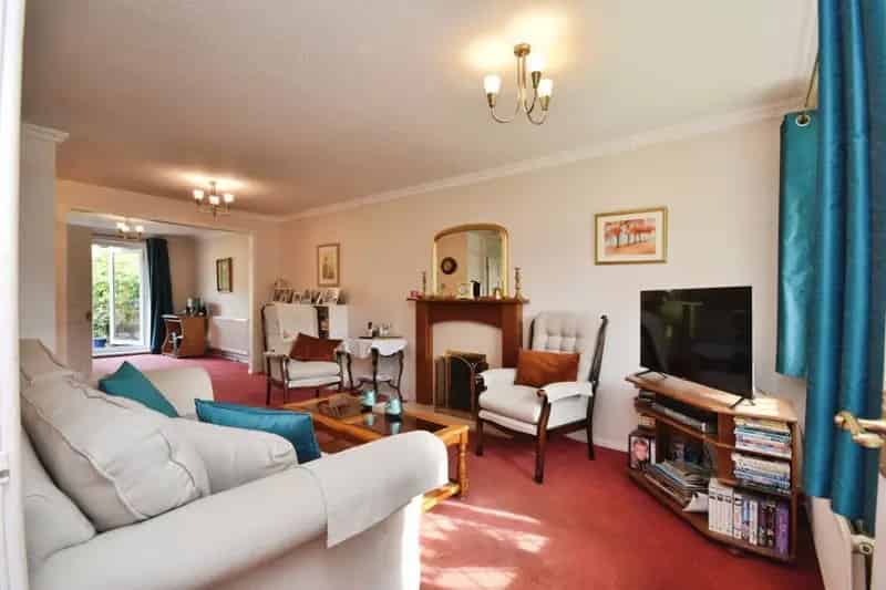 2 Bedroom Semi Detached Bungalow Whitchurch