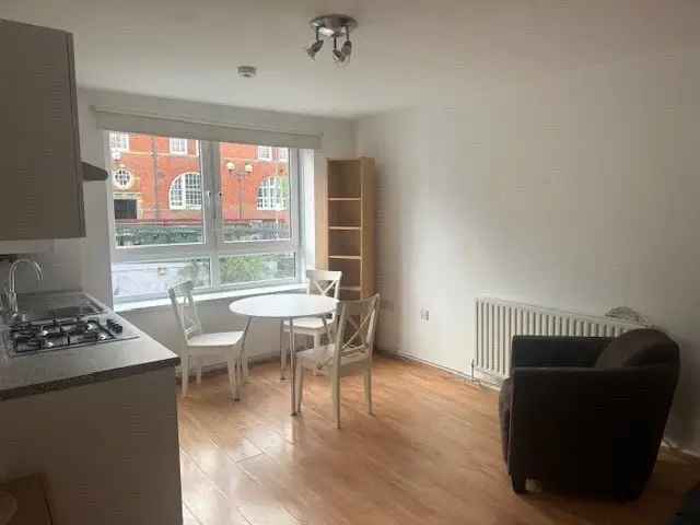 Flat For Sale in 45, Lavender Hill, London, England