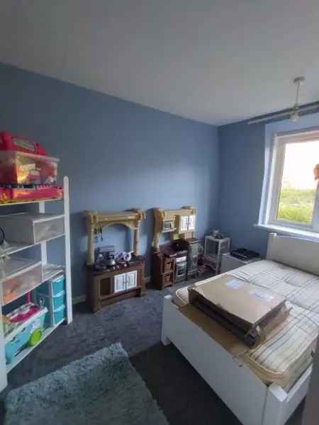 Flat For Rent in Truro, England