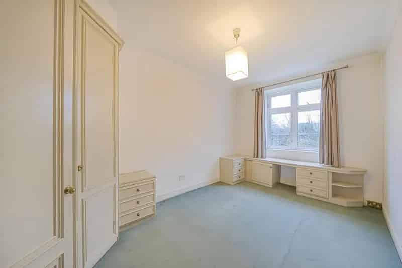 Fulham High Street Apartment First Floor Spacious Bright