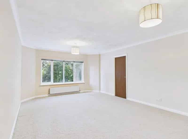2 Bedroom Flat for Sale in City Centre Location