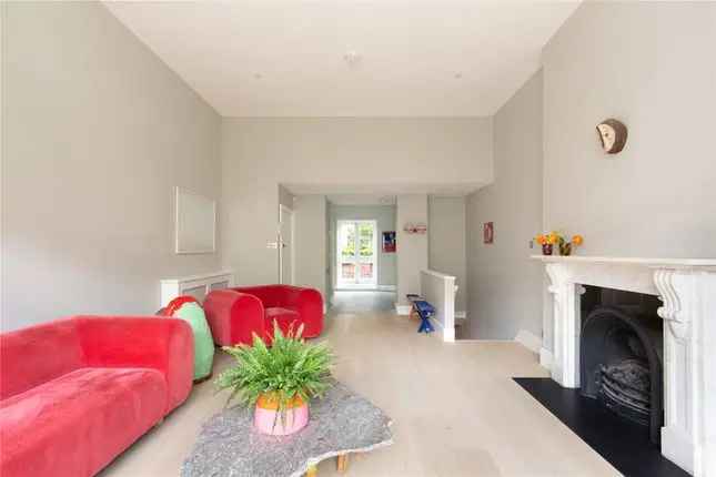 Duplex Apartment Notting Hill W10