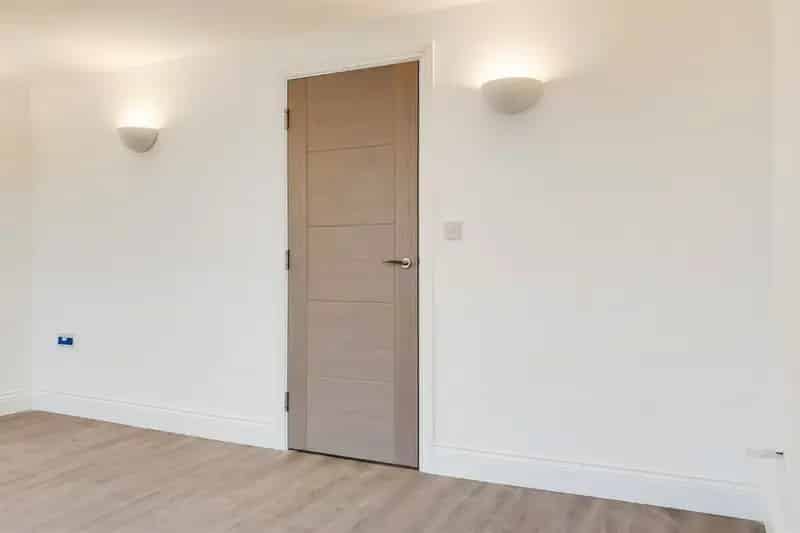 Luxury 1 Bedroom Flat near Preston Road with Parking