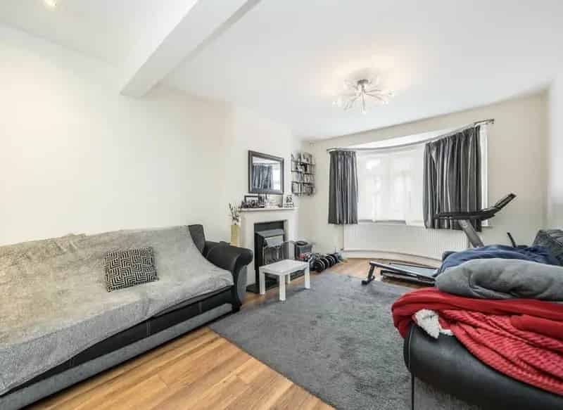 4 Bedroom Semi-Detached Family Home 1590 sq ft