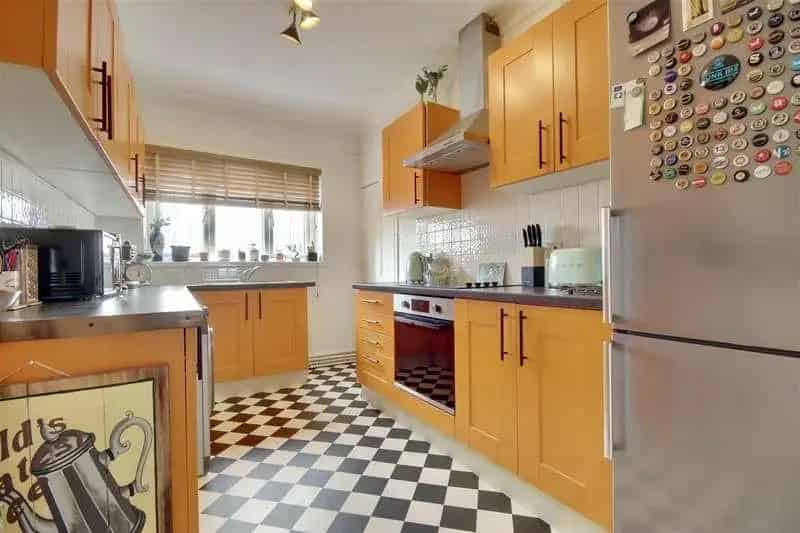 2 Bed Flat for Sale in Portsmouth - First Time Buyers & Investors