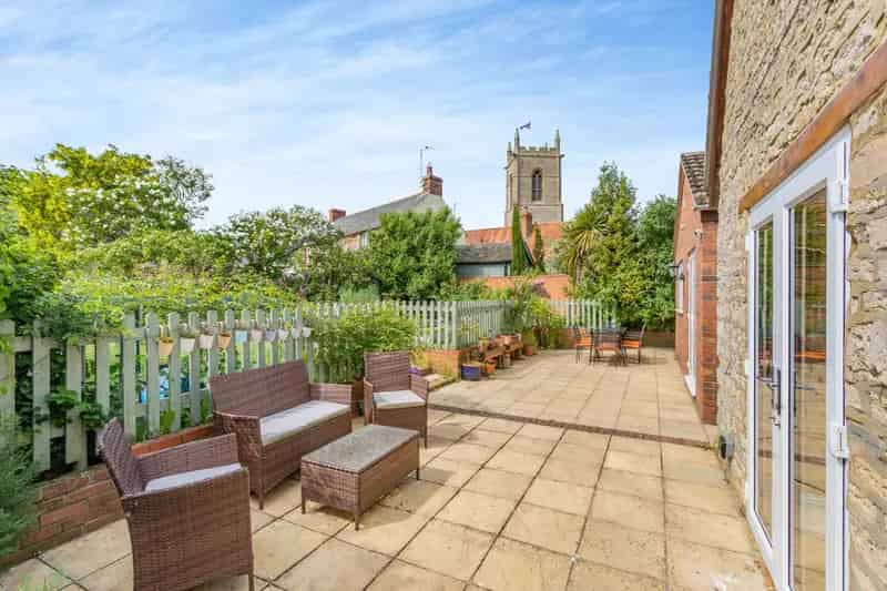 4 Bedroom Detached Victorian House with Self Contained Annex
