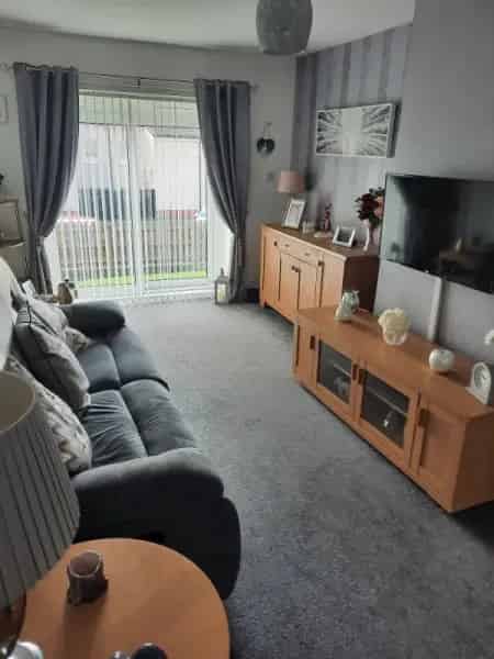 Family Home near Schools and Train Station