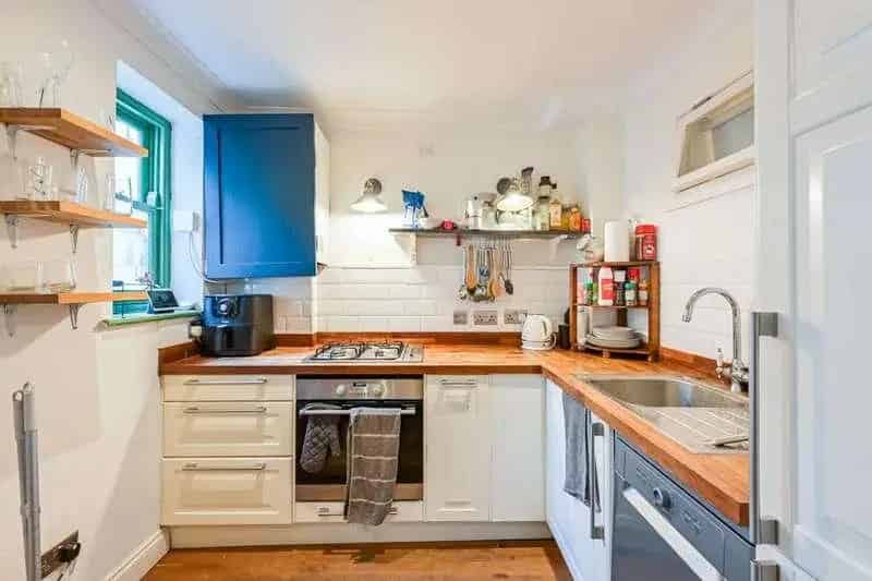 1 Bed Flat for Sale Near Bow Road