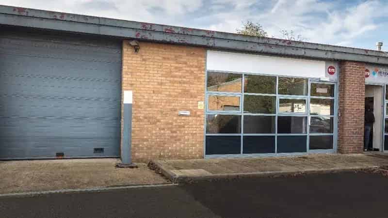 Warehouse Unit to Let Slough Trading Estate