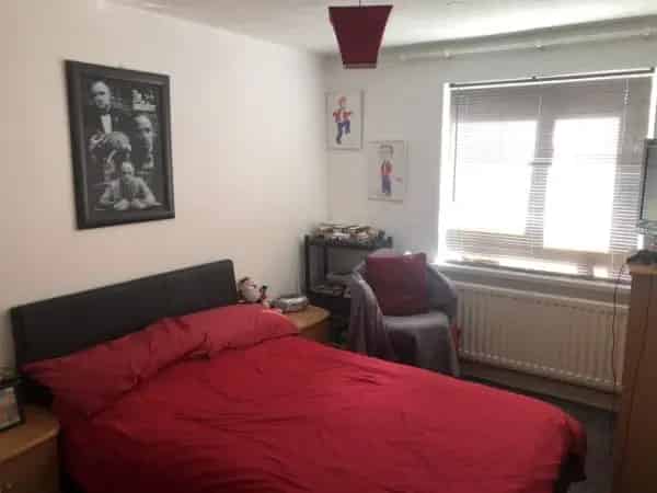 2 Bed Flat Near Beach - Pet Friendly - Exchange for House