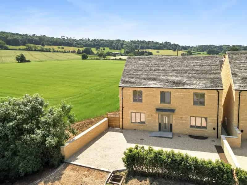 4 Bedroom Detached House for Sale in Mickleton, Cotswolds