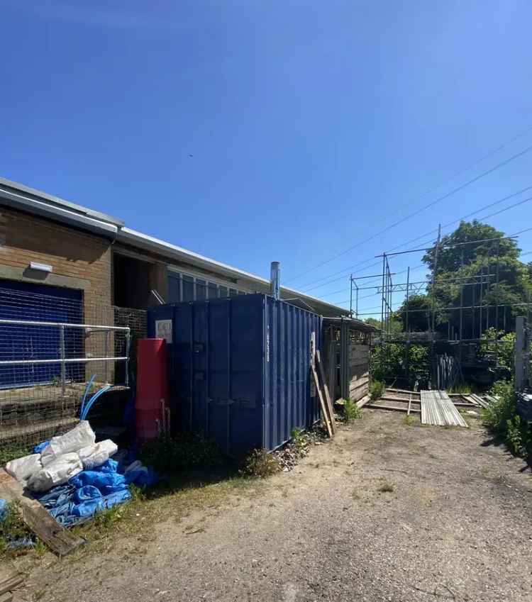 Secure Yard 5560 sq ft To Let Near Mitcham Junction