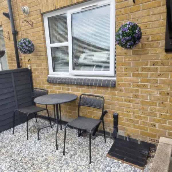 2 Bed House with Private Garden and Parking Gated Community