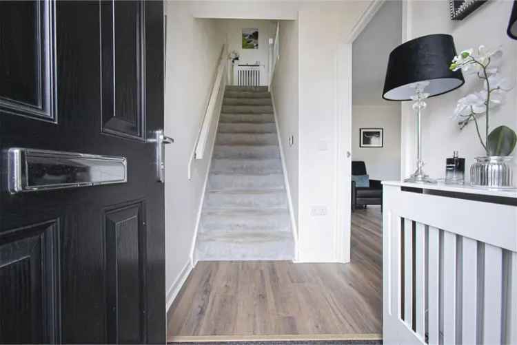 2 Bed Terraced House with 1 Reception Room