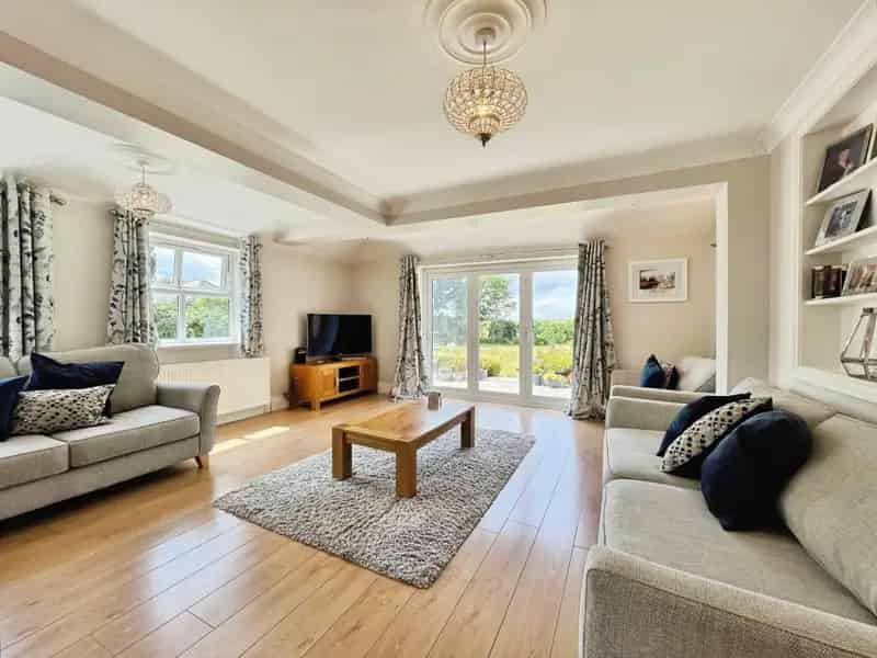 5 Bedroom Detached House Keyingham