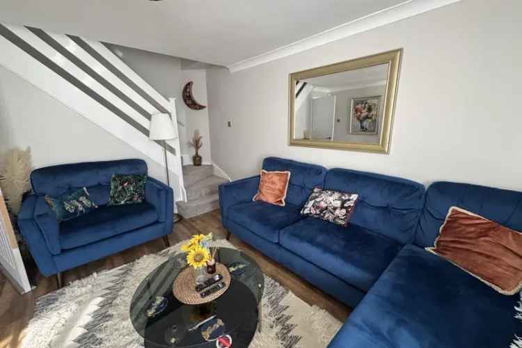 Beautifully Presented Terraced House Two Bedrooms Modern Kitchen Private Garden