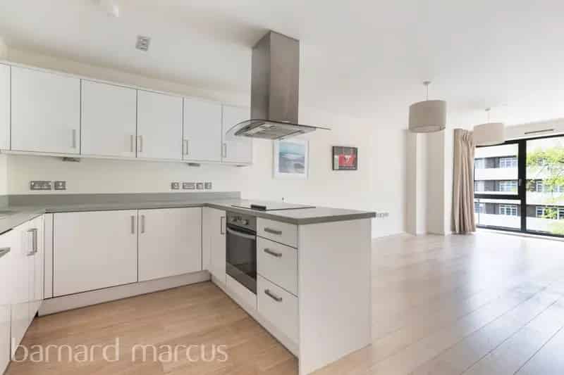 Flat For Sale , London, England