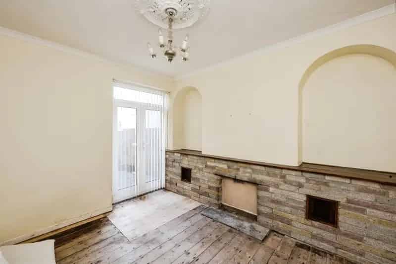2 Bedroom Semi Detached House Neath