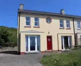 3 Bedroom Semi-Detached House with Panoramic Harbour Views