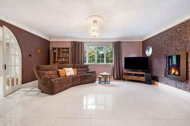 3 Bedroom Bungalow For Sale