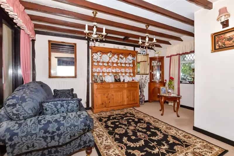 2 Bedroom Detached House for Sale Hunton