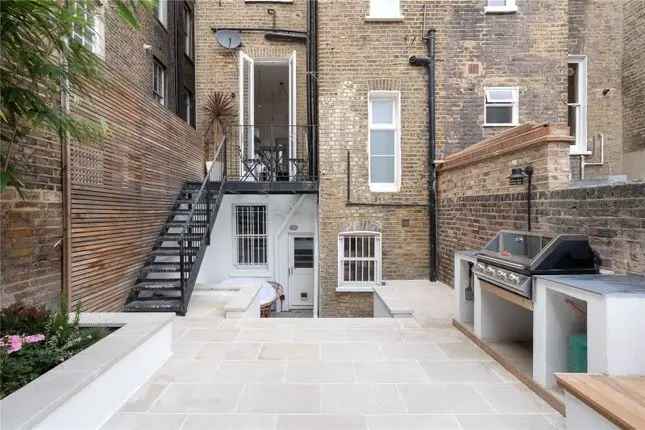 Flat to rent in Colville Terrace, Notting Hill, London W11