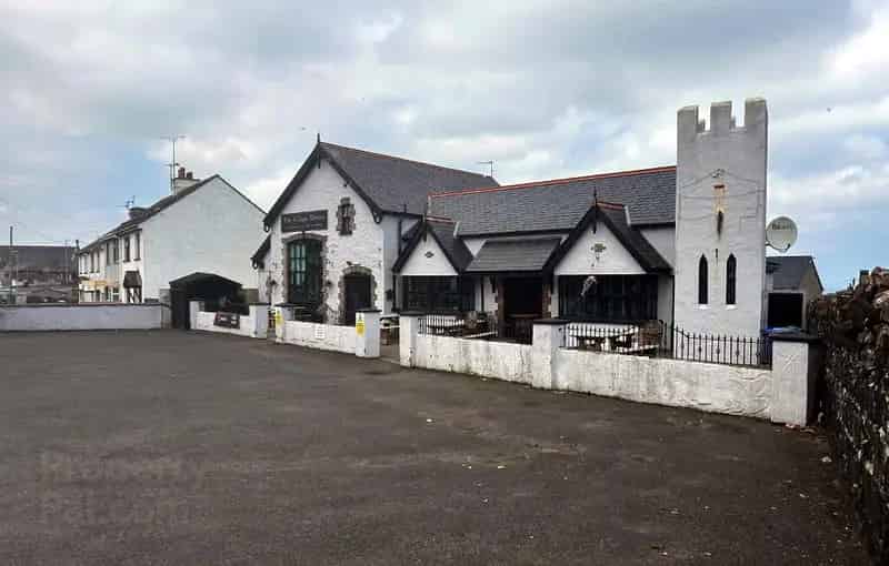 Licensed Premises with Restaurant and Accommodation