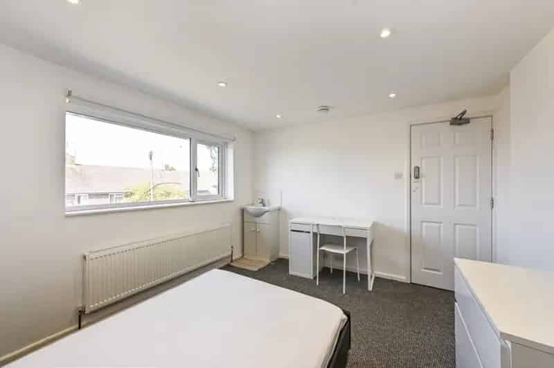 6 Bedroom HMO House for Sale in Winchester