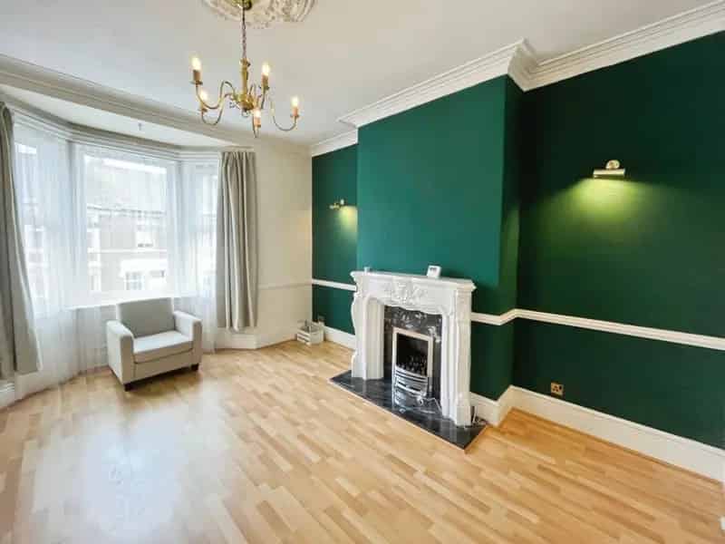 3 bedroom Flat
 To Let