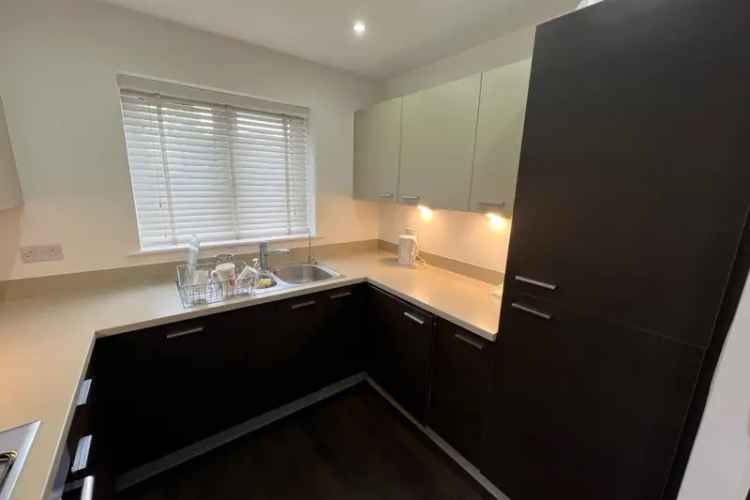 Spacious 3-Bedroom Detached House West Cheshunt