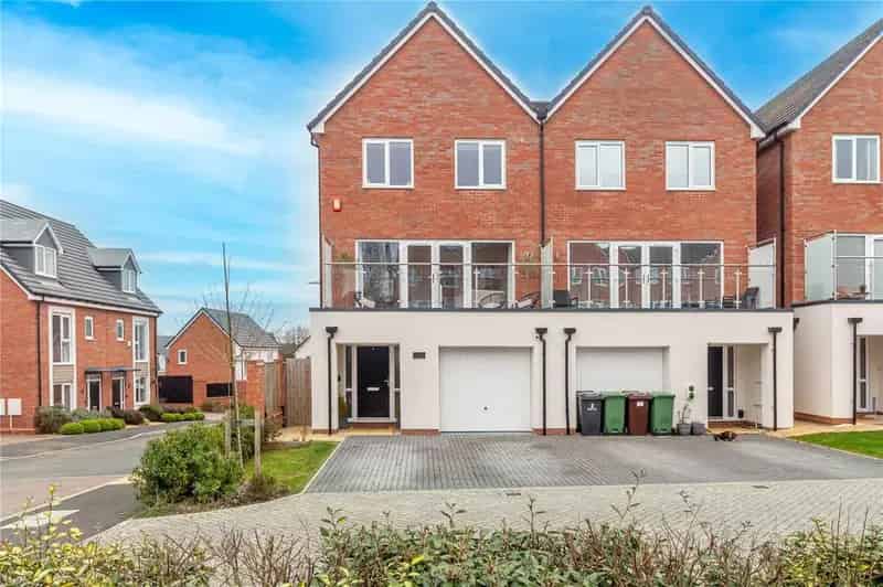 4 Bedroom Semi-Detached House for Sale