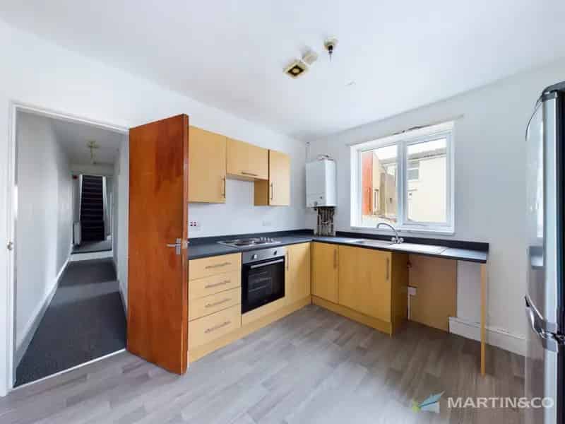 4 Bedroom Flat To Rent Available May 16 2025
