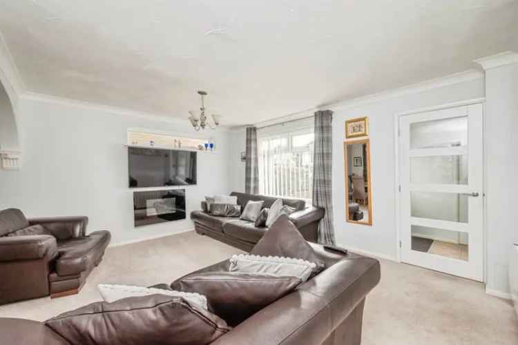 3 Bedroom Detached House in Bradwell