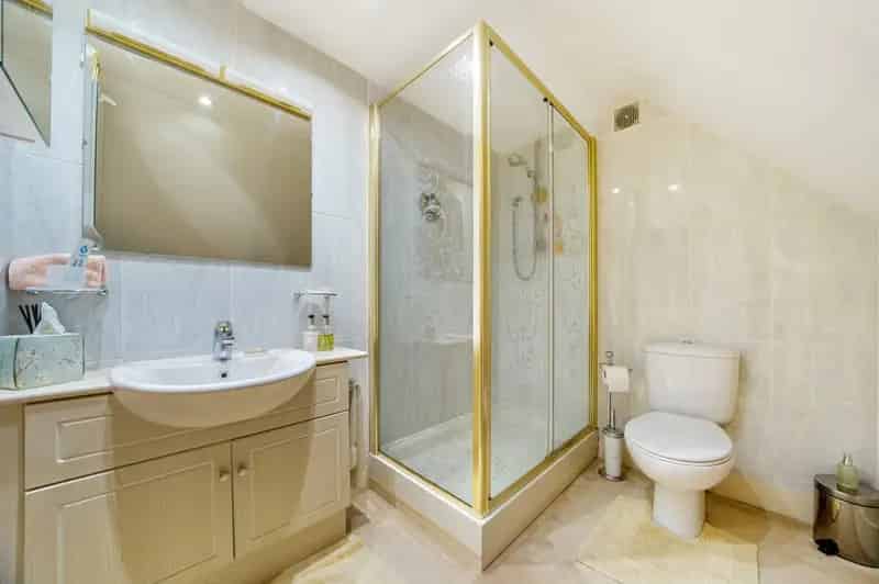 4 Bedroom Detached House with 12 Acres for Sale