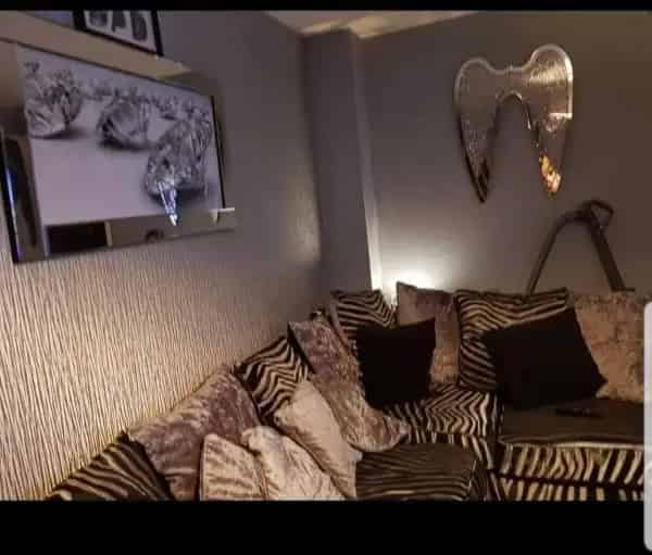 2 King Size Bedroom House - Lovely River Walks & Amenities