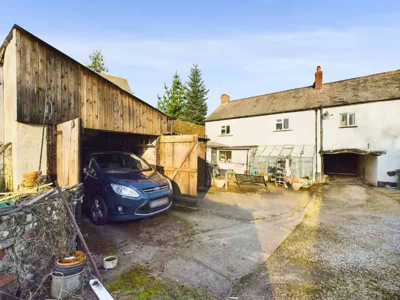 3 bed house for sale