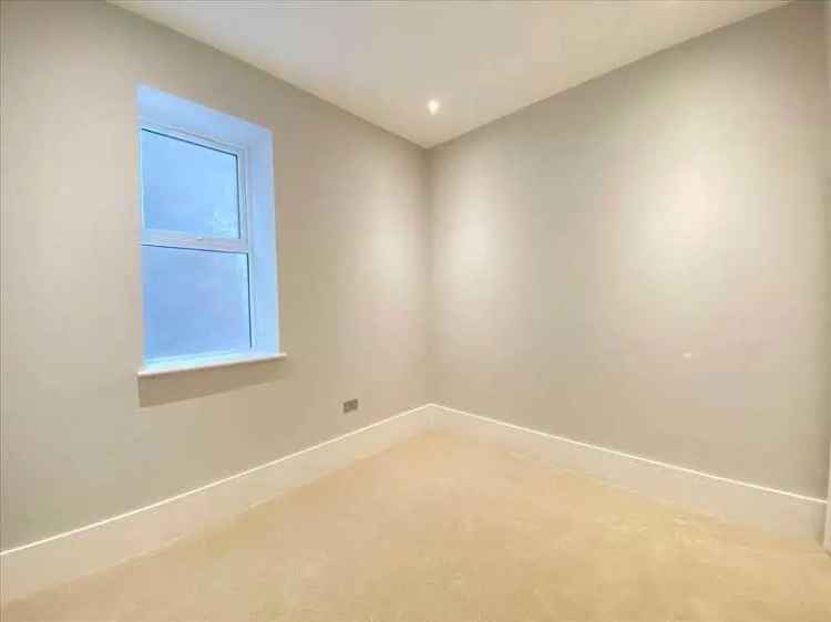 2 Bed Flat for Sale Ealing Newly Renovated Ground Floor 667 sq ft