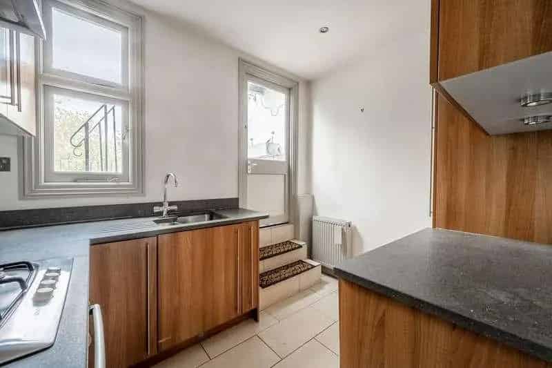 2 Bed Flat for Sale near Earls Court