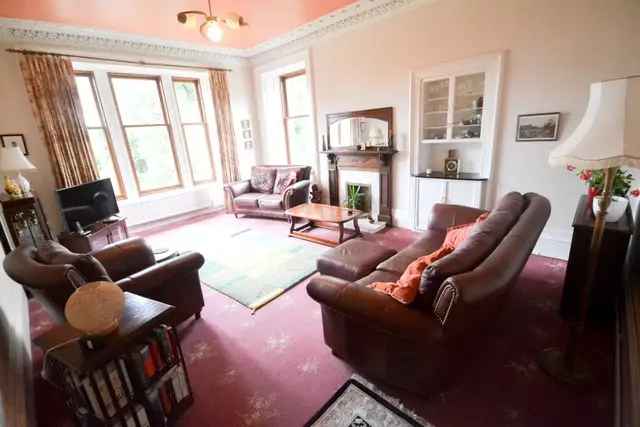 4 bedroom flat  for sale