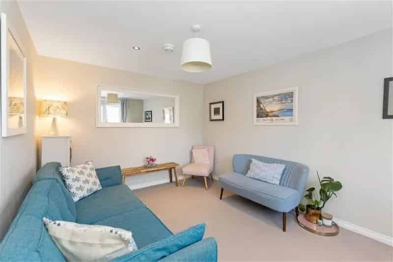 4 Bed Semi-Detached House Winchburgh