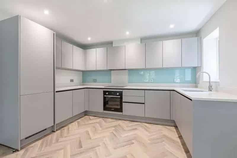 2 Bed Flat for Sale in West Byfleet