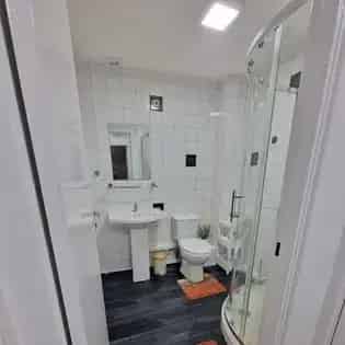 2 Bedroom Apartment Sparkbrook Birmingham Spacious City Centre Access