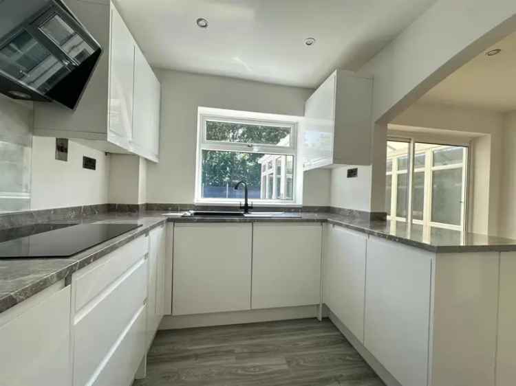 3 Bedroom Semi Detached House To Let 905 SQ FT