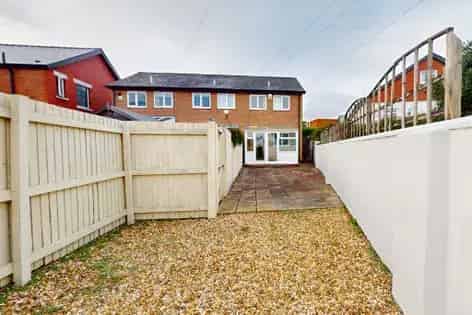 2 rooms house of 91 m² in Cardiff