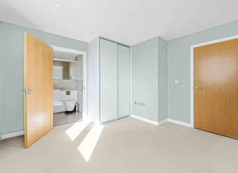 Two Bedroom Modern Apartment Brackenbury London