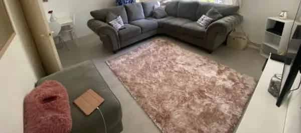 Large 2 Bedroom Flat with Balcony and Shed