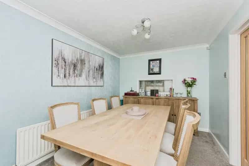 Four Bedroom Detached Family Home in Cul-de-sac Location