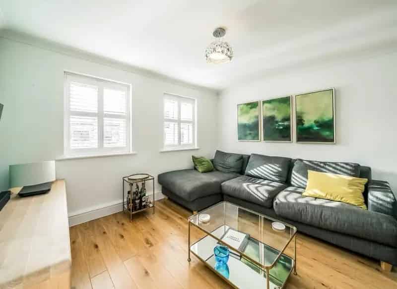 Two Double Bedroom Flat Vauxhall Modern Secure Block