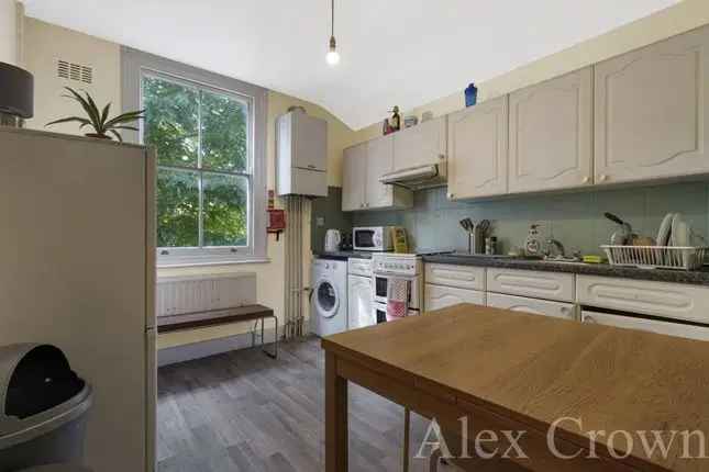 Flat for Rent in Lower Clapton Road London E5